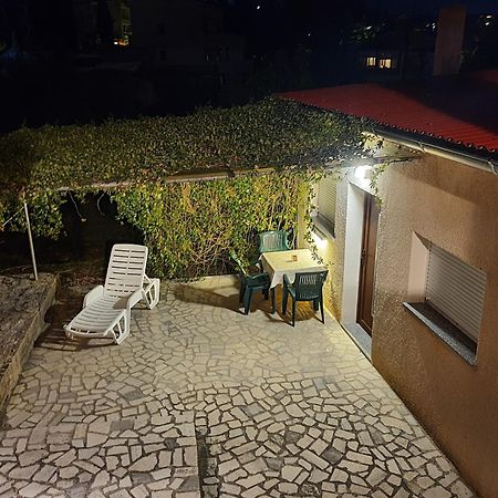 Apartments Vesna Avsec - Krk Town Exterior foto