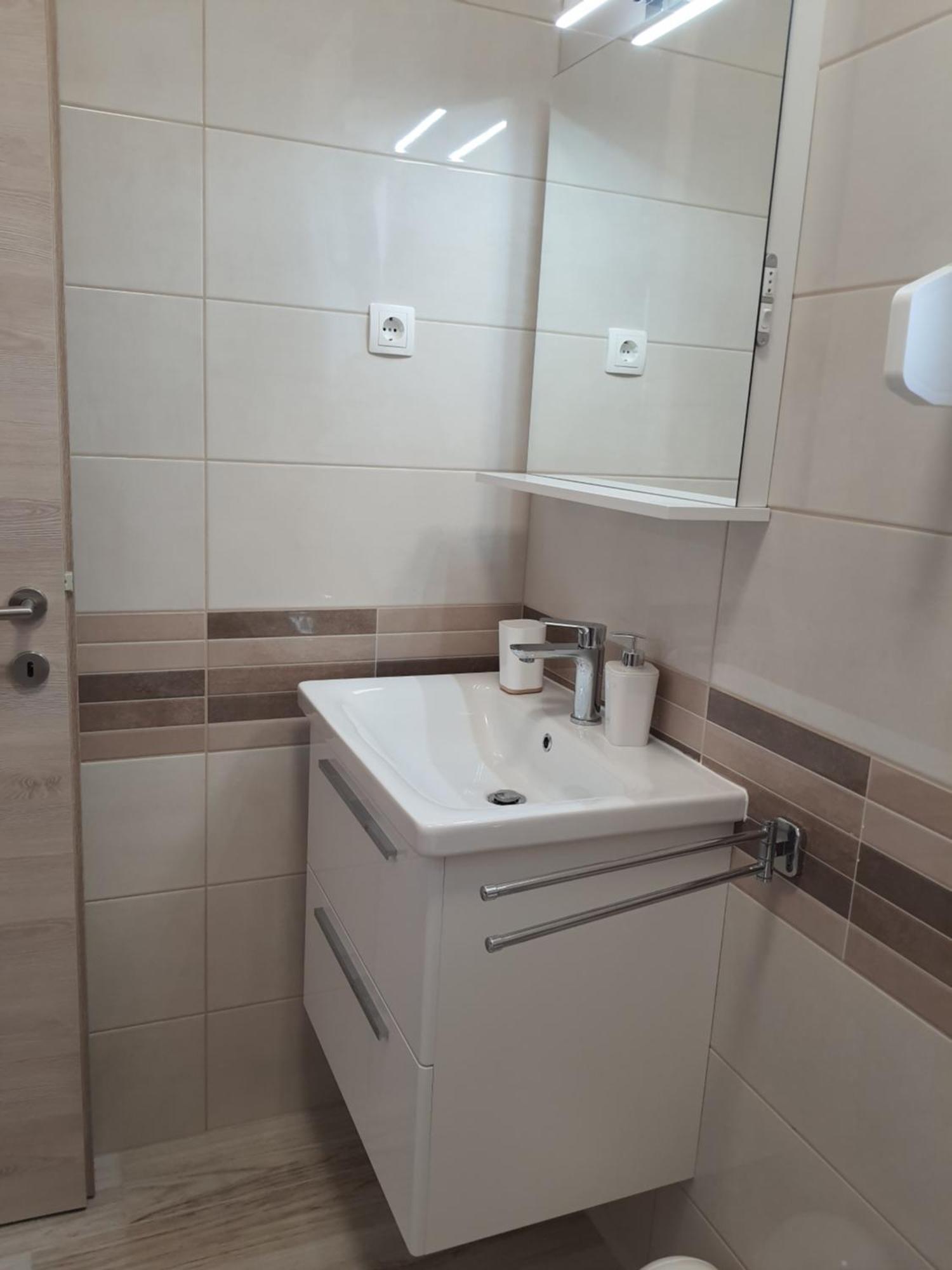 Apartments Vesna Avsec - Krk Town Habitación foto